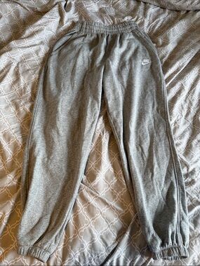 Nike Gray Heather Jogger Sweatpants